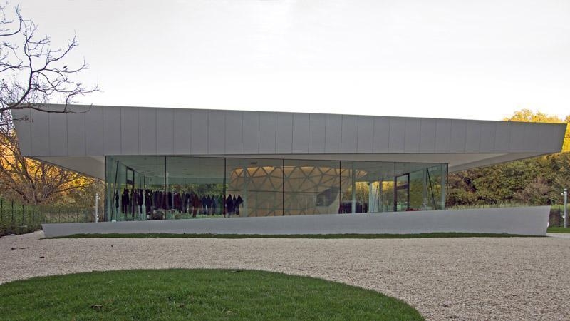  - SHOWROOM PLAYMAKER